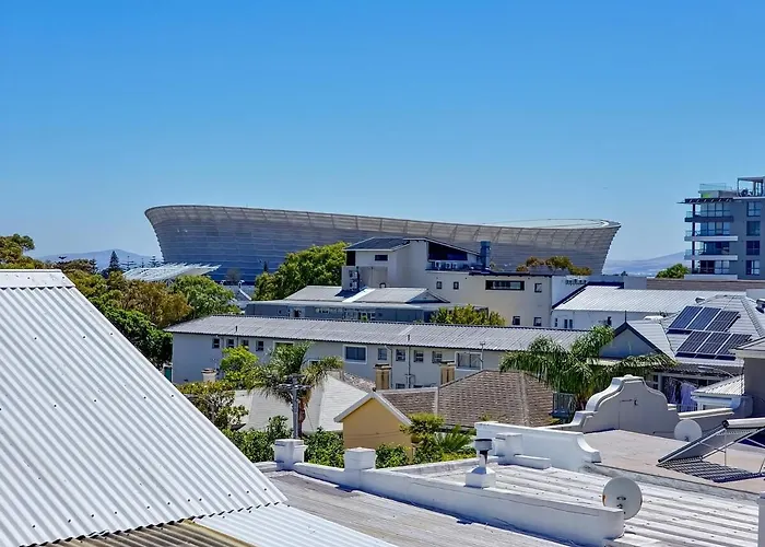 Tranquil Family Home In Green Point