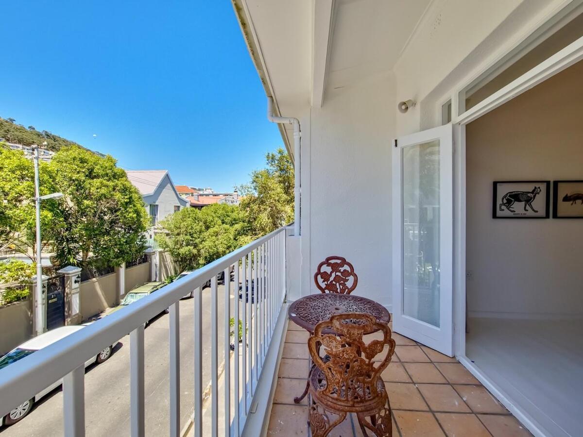 Tranquil Family In Point * Cape Town