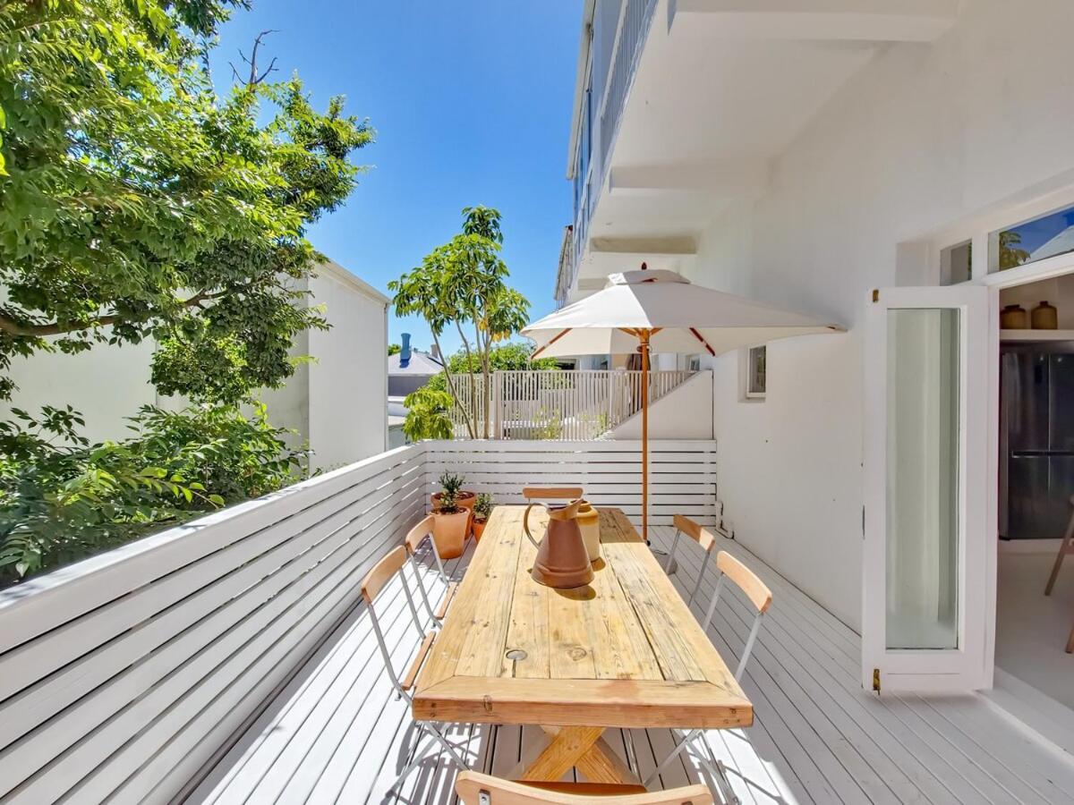 Tranquil Family In Point Cape Town